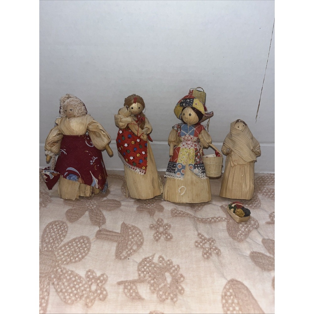 Lot of 4 Handcrafted VTG Corn‎ Husk Dollhouse Dolls Grandmother , Mother Child